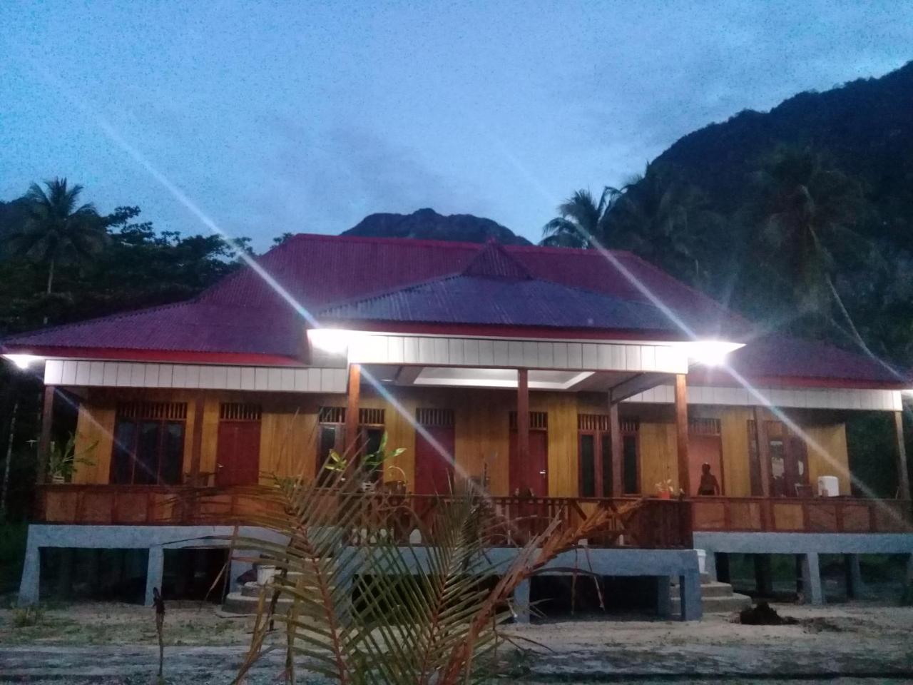 Nusa Nalan Beach Resort Rumah Olat Εξωτερικό φωτογραφία