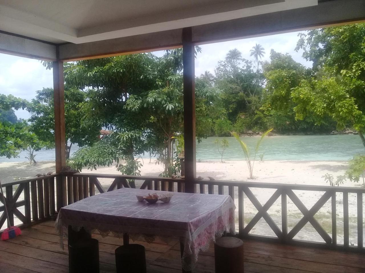 Nusa Nalan Beach Resort Rumah Olat Εξωτερικό φωτογραφία