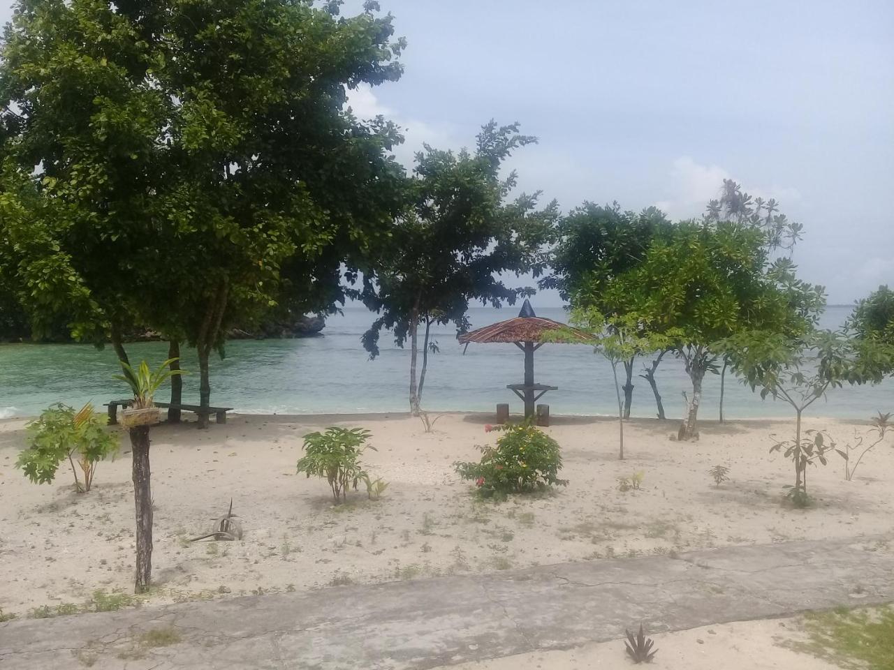 Nusa Nalan Beach Resort Rumah Olat Εξωτερικό φωτογραφία